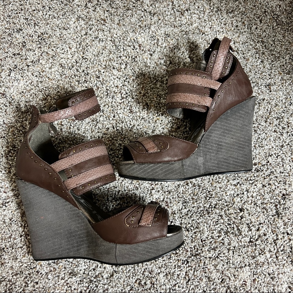 Jacobies Buckle Wedges